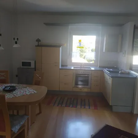 Gemutlich Und Praktisch Eingerichtete Ferienwohnung Apartment
