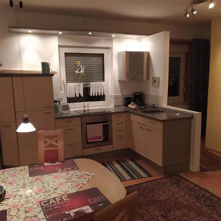 Apartment Gemutlich Und Praktisch Eingerichtete Ferienwohnung *